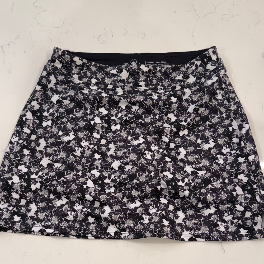 Tranquility by Colorado Clothing Black and White Floral Mini Skirt
